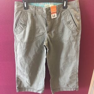 NWT Old Navy Capris Size12